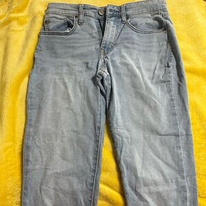 Aeropostale 
-Size 4 Reg.high rise jegging
-Light wash skinny jean